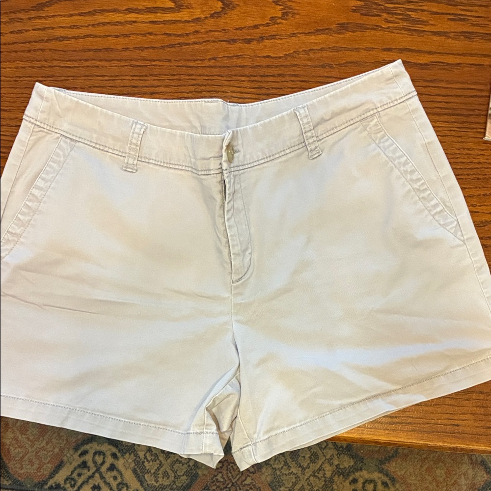 Liz Claiborne Women's Cream Shorts